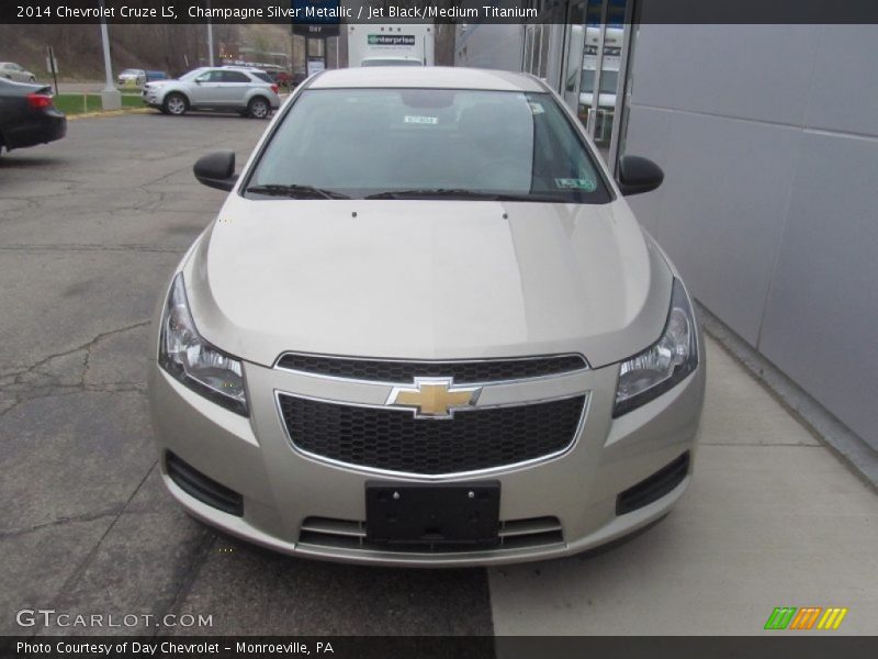 Champagne Silver Metallic / Jet Black/Medium Titanium 2014 Chevrolet Cruze LS
