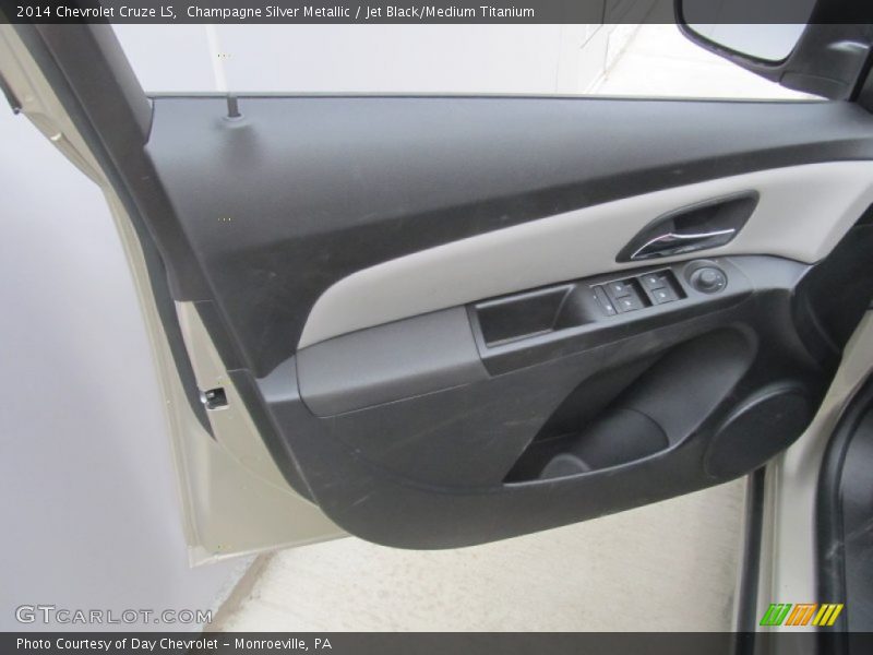Champagne Silver Metallic / Jet Black/Medium Titanium 2014 Chevrolet Cruze LS