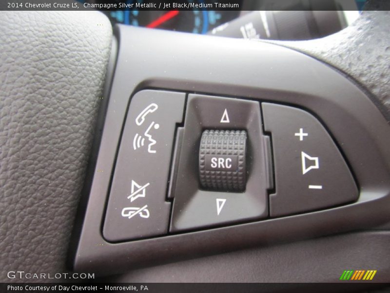 Champagne Silver Metallic / Jet Black/Medium Titanium 2014 Chevrolet Cruze LS
