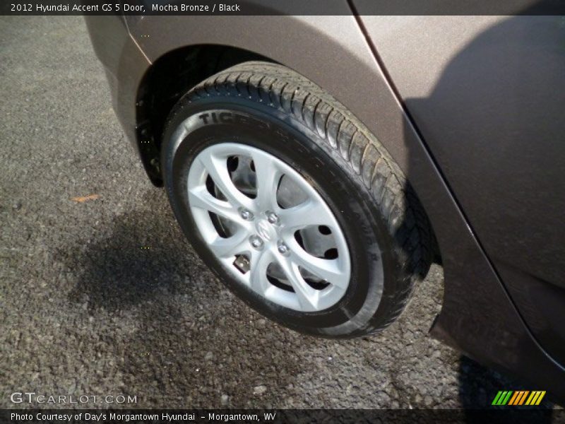 Mocha Bronze / Black 2012 Hyundai Accent GS 5 Door