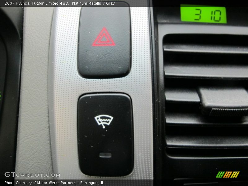 Platinum Metallic / Gray 2007 Hyundai Tucson Limited 4WD