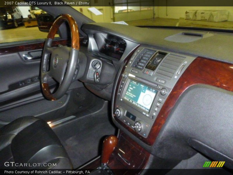 Black Raven / Ebony 2007 Cadillac DTS Luxury II