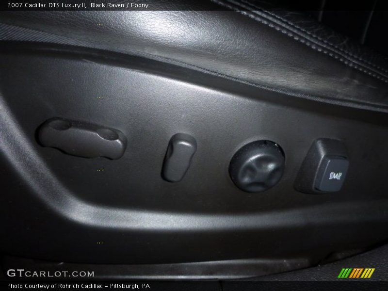 Black Raven / Ebony 2007 Cadillac DTS Luxury II