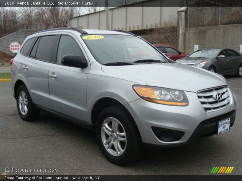 Radiant Silver / Gray 2010 Hyundai Santa Fe GLS