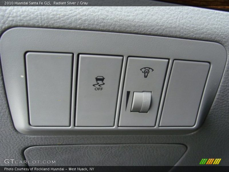 Radiant Silver / Gray 2010 Hyundai Santa Fe GLS