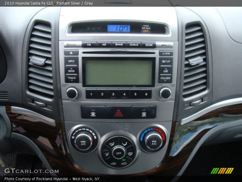 Radiant Silver / Gray 2010 Hyundai Santa Fe GLS