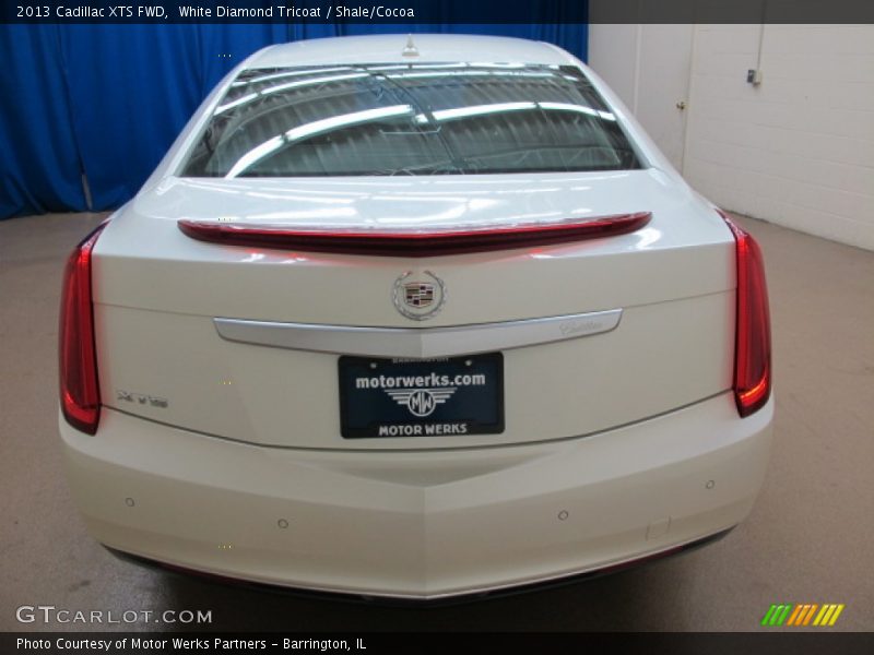 White Diamond Tricoat / Shale/Cocoa 2013 Cadillac XTS FWD