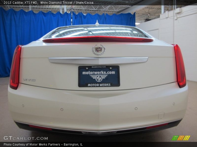 White Diamond Tricoat / Shale/Cocoa 2013 Cadillac XTS FWD