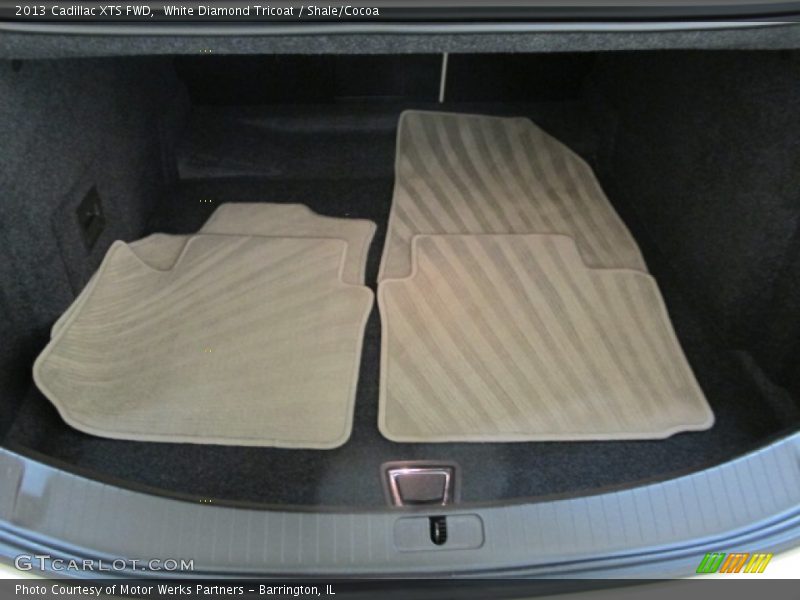 White Diamond Tricoat / Shale/Cocoa 2013 Cadillac XTS FWD