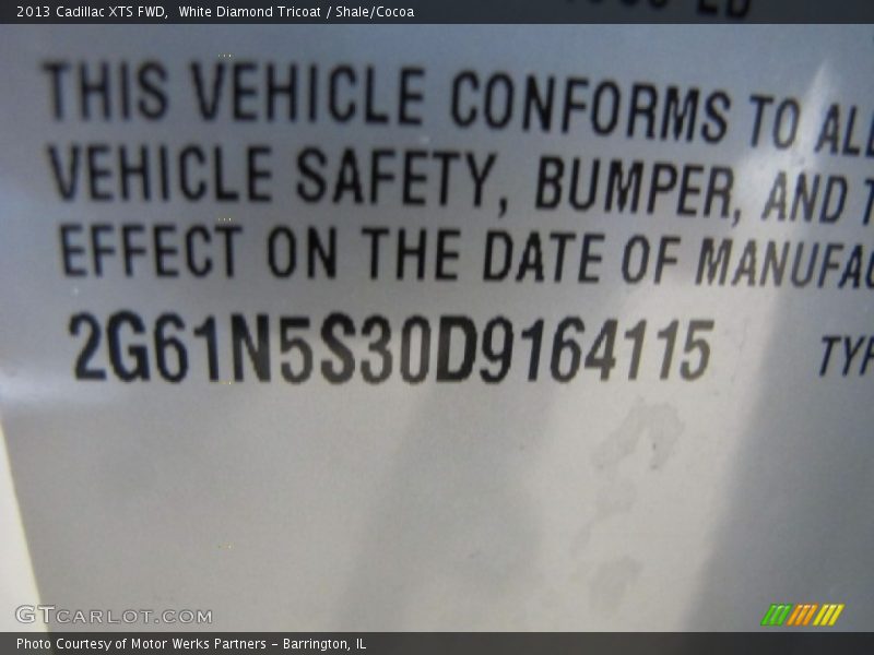 White Diamond Tricoat / Shale/Cocoa 2013 Cadillac XTS FWD