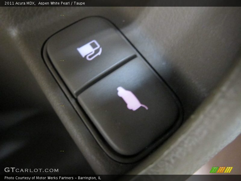 Aspen White Pearl / Taupe 2011 Acura MDX