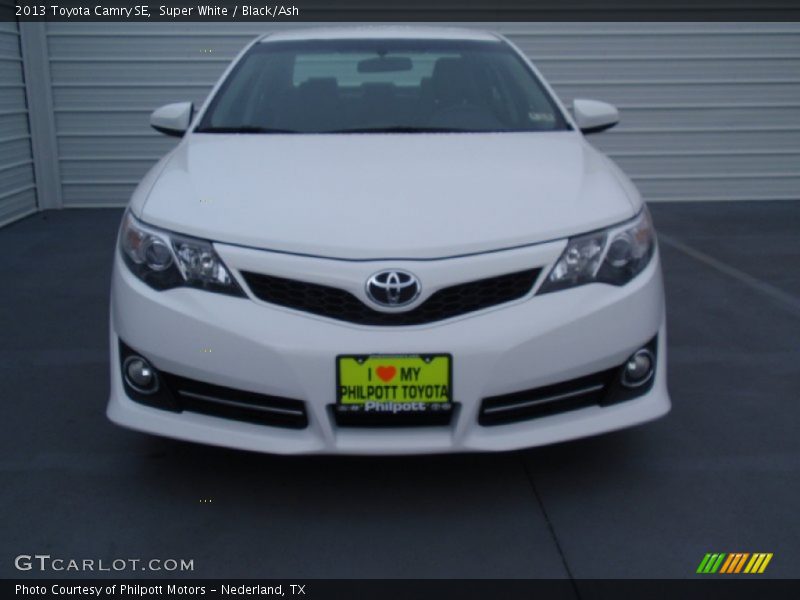 Super White / Black/Ash 2013 Toyota Camry SE