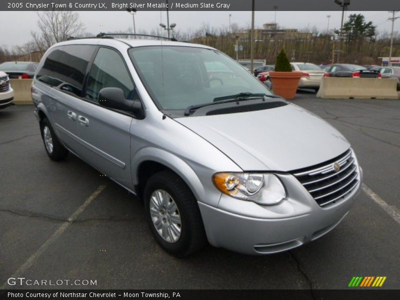 Front 3/4 View of 2005 Town & Country LX