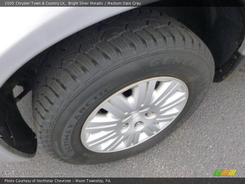 Bright Silver Metallic / Medium Slate Gray 2005 Chrysler Town & Country LX