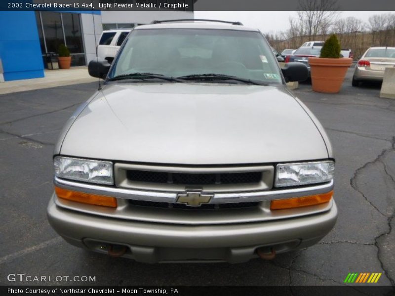 Light Pewter Metallic / Graphite 2002 Chevrolet Blazer LS 4x4