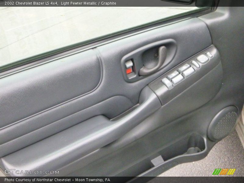 Light Pewter Metallic / Graphite 2002 Chevrolet Blazer LS 4x4