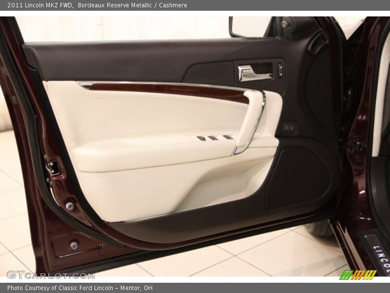 Bordeaux Reserve Metallic / Cashmere 2011 Lincoln MKZ FWD