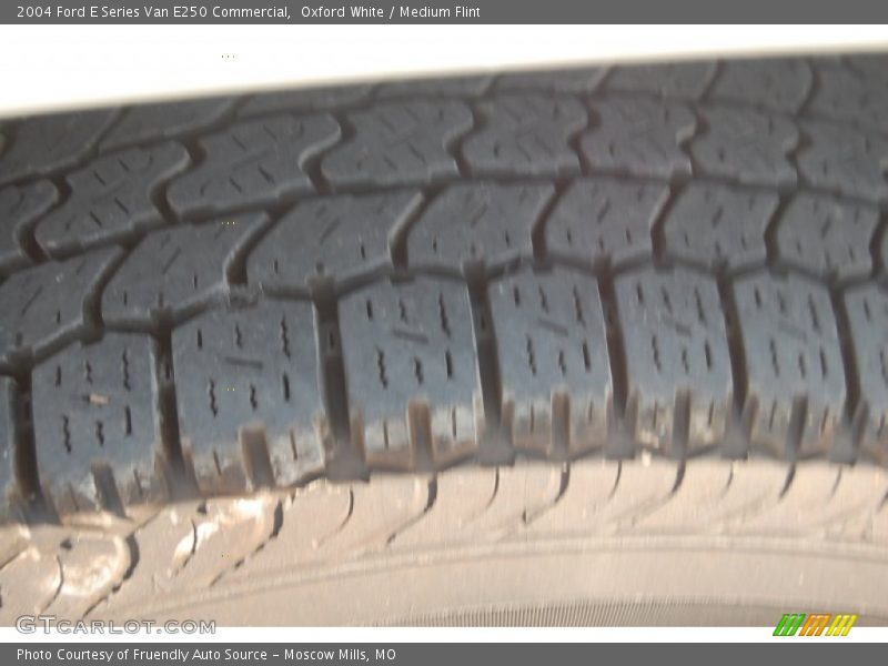 Oxford White / Medium Flint 2004 Ford E Series Van E250 Commercial