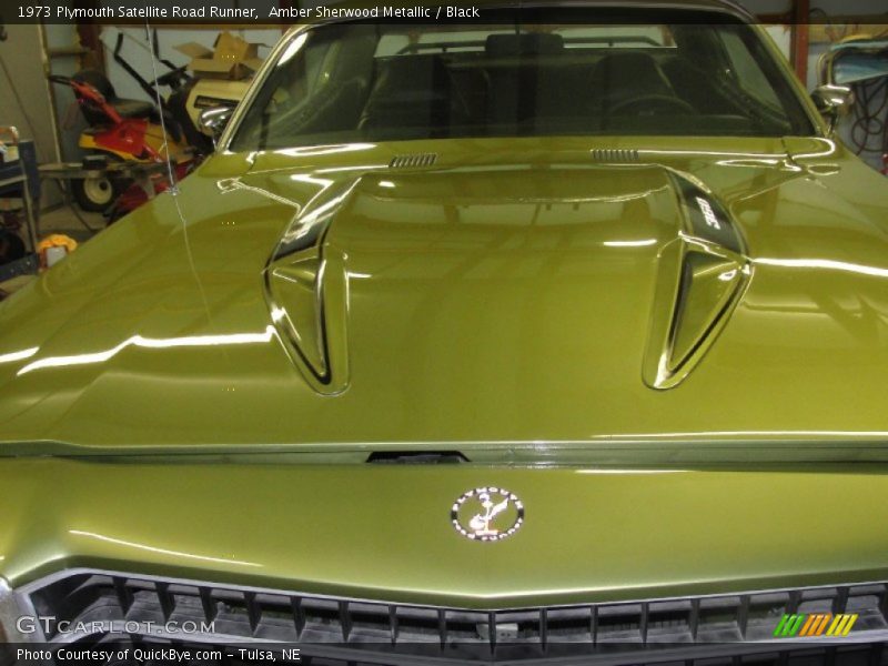 Amber Sherwood Metallic / Black 1973 Plymouth Satellite Road Runner