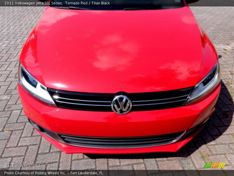 Tornado Red / Titan Black 2011 Volkswagen Jetta SEL Sedan