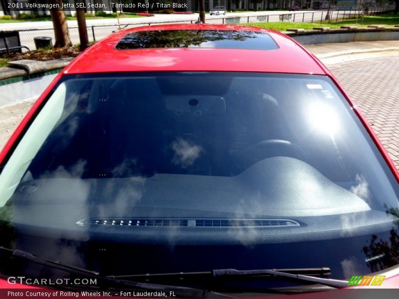 Tornado Red / Titan Black 2011 Volkswagen Jetta SEL Sedan