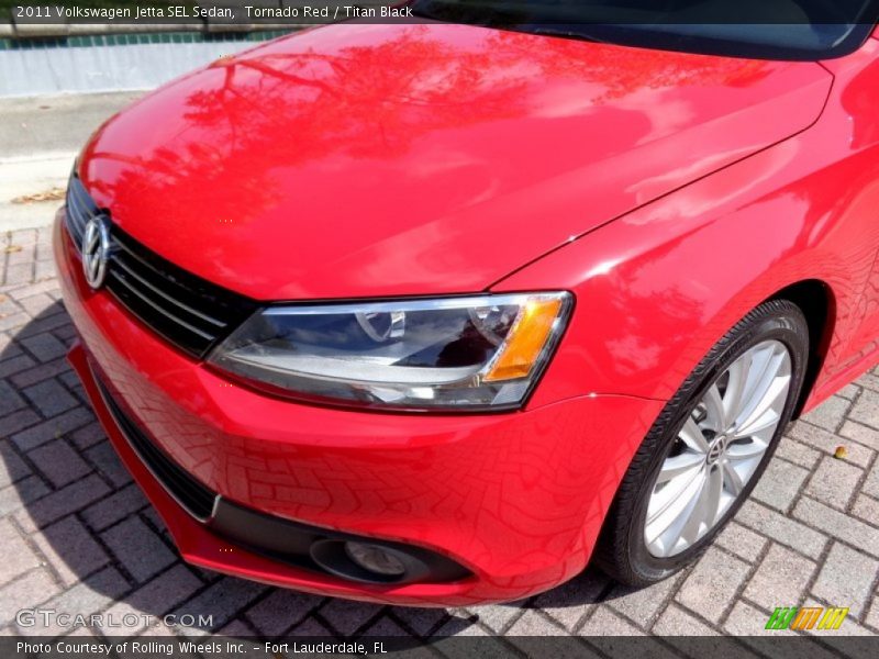 Tornado Red / Titan Black 2011 Volkswagen Jetta SEL Sedan