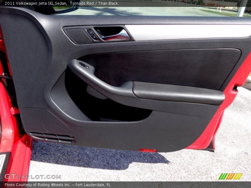 Tornado Red / Titan Black 2011 Volkswagen Jetta SEL Sedan