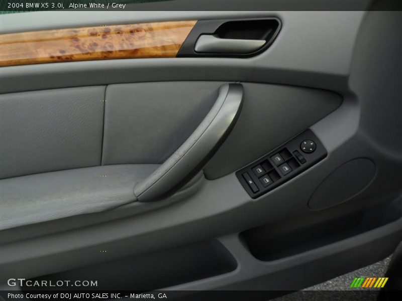 Alpine White / Grey 2004 BMW X5 3.0i