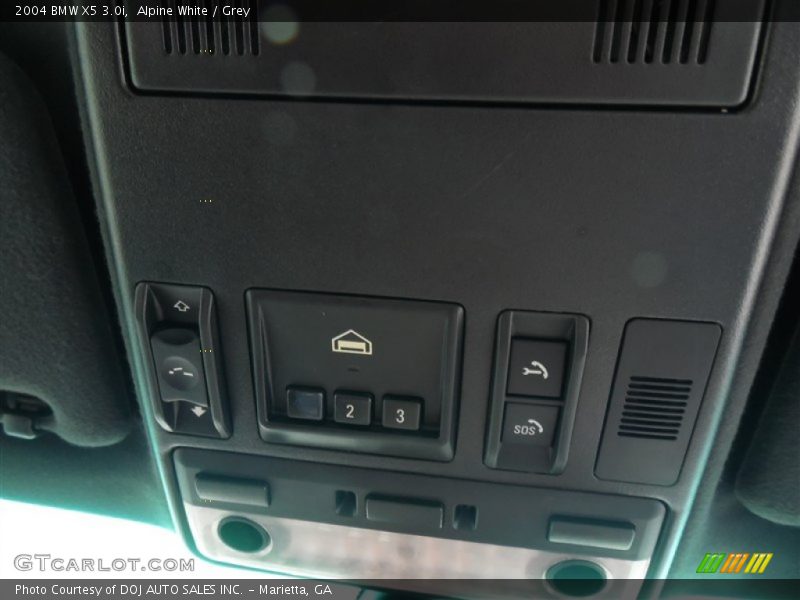 Alpine White / Grey 2004 BMW X5 3.0i