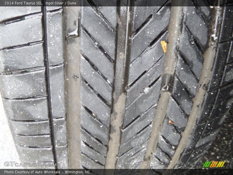 Ingot Silver / Dune 2014 Ford Taurus SEL