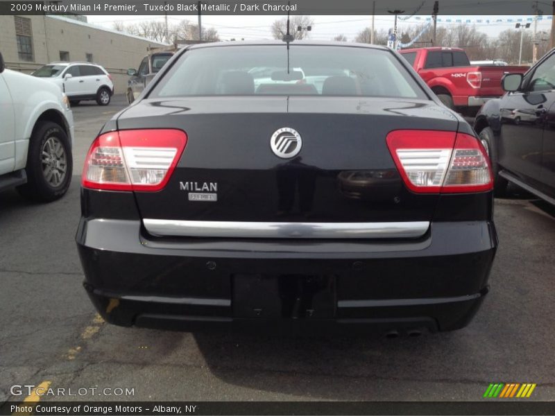 Tuxedo Black Metallic / Dark Charcoal 2009 Mercury Milan I4 Premier