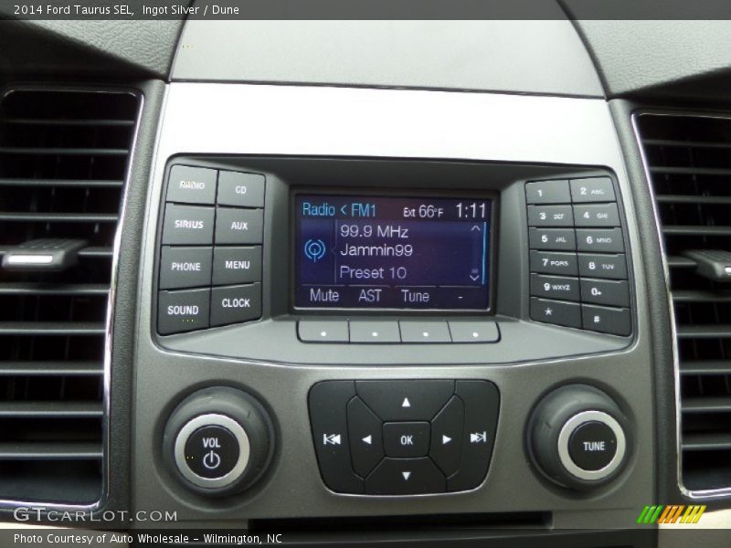 Ingot Silver / Dune 2014 Ford Taurus SEL