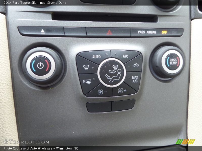 Ingot Silver / Dune 2014 Ford Taurus SEL