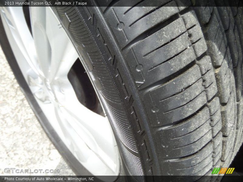 Ash Black / Taupe 2013 Hyundai Tucson GLS