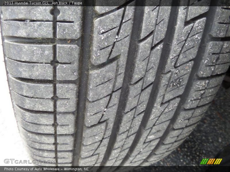 Ash Black / Taupe 2013 Hyundai Tucson GLS