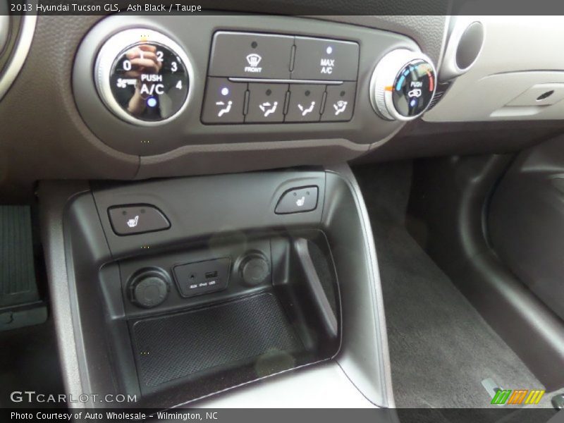 Ash Black / Taupe 2013 Hyundai Tucson GLS