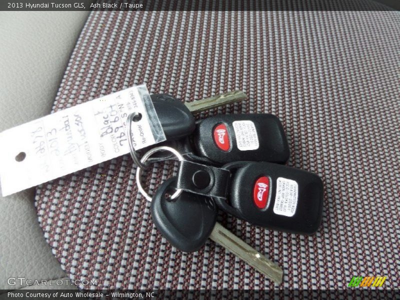 Ash Black / Taupe 2013 Hyundai Tucson GLS