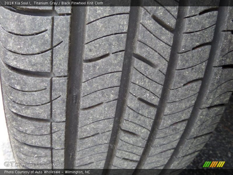 Titanium Gray / Black Pinwheel Knit Cloth 2014 Kia Soul !