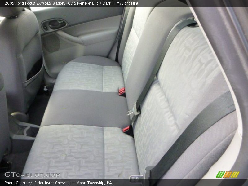 CD Silver Metallic / Dark Flint/Light Flint 2005 Ford Focus ZXW SES Wagon