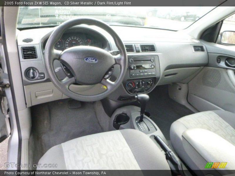 CD Silver Metallic / Dark Flint/Light Flint 2005 Ford Focus ZXW SES Wagon