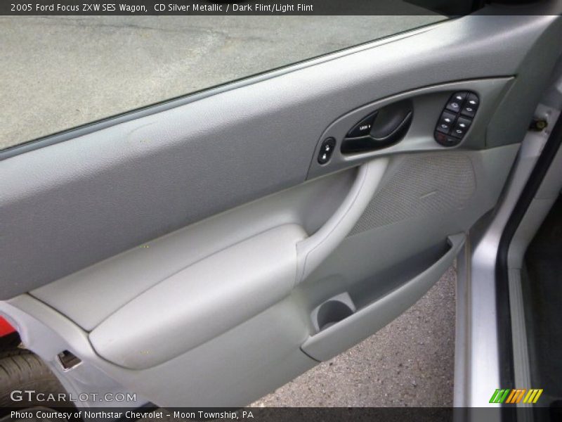 CD Silver Metallic / Dark Flint/Light Flint 2005 Ford Focus ZXW SES Wagon