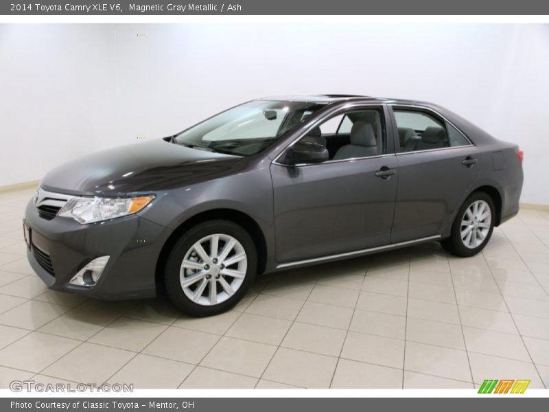 Magnetic Gray Metallic / Ash 2014 Toyota Camry XLE V6