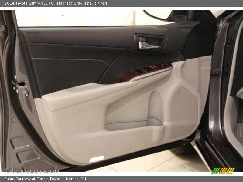 Magnetic Gray Metallic / Ash 2014 Toyota Camry XLE V6