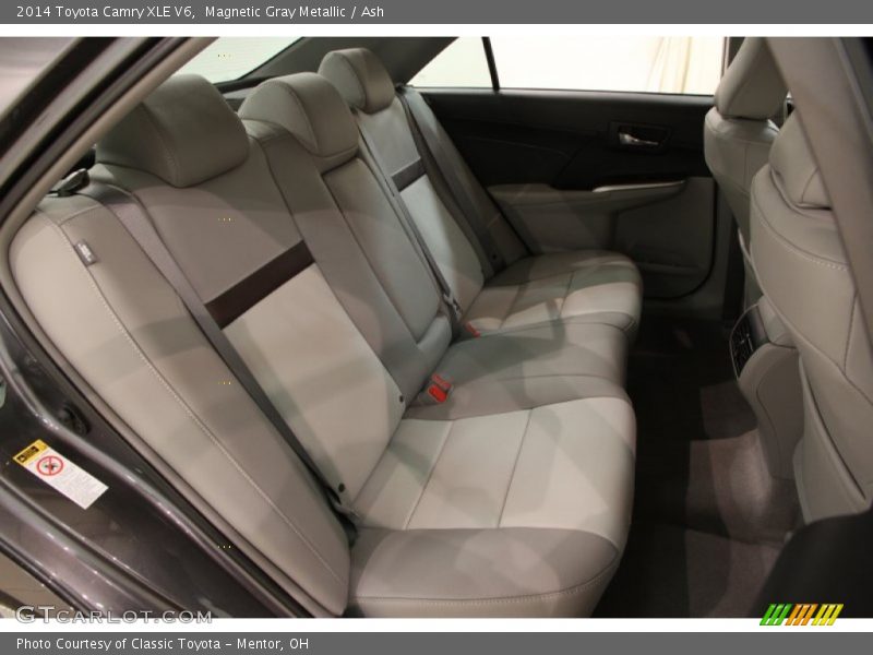 Magnetic Gray Metallic / Ash 2014 Toyota Camry XLE V6