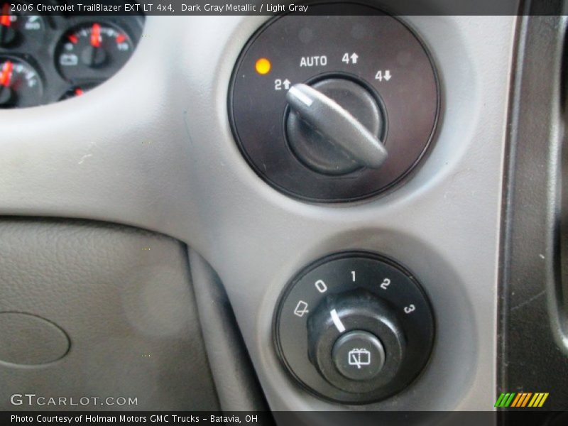 Dark Gray Metallic / Light Gray 2006 Chevrolet TrailBlazer EXT LT 4x4