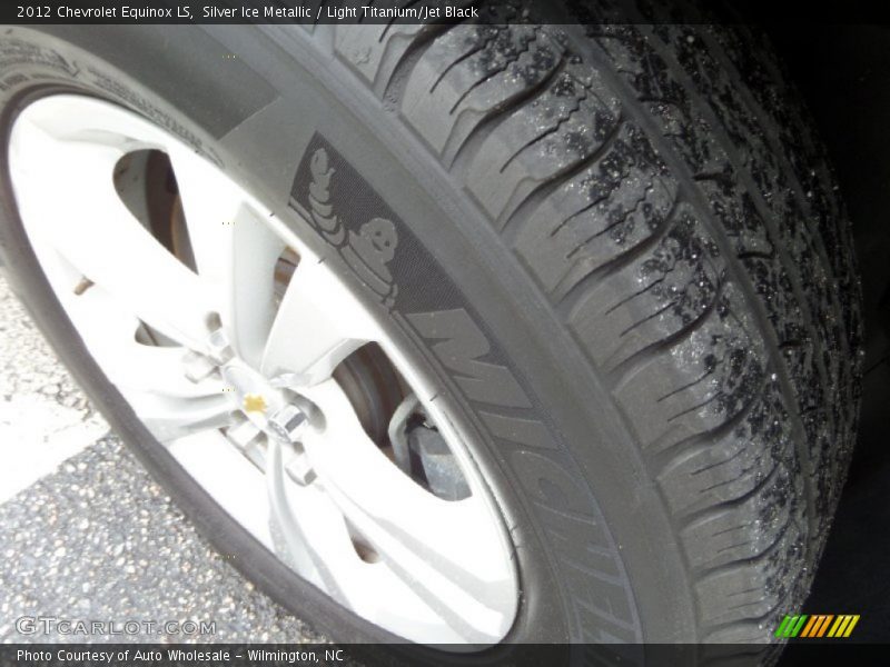Silver Ice Metallic / Light Titanium/Jet Black 2012 Chevrolet Equinox LS