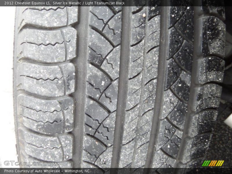 Silver Ice Metallic / Light Titanium/Jet Black 2012 Chevrolet Equinox LS