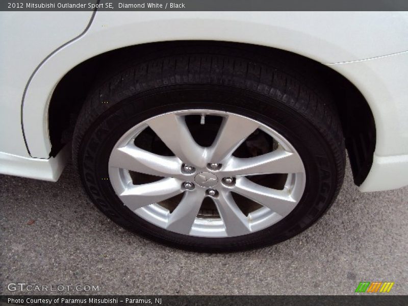 Diamond White / Black 2012 Mitsubishi Outlander Sport SE