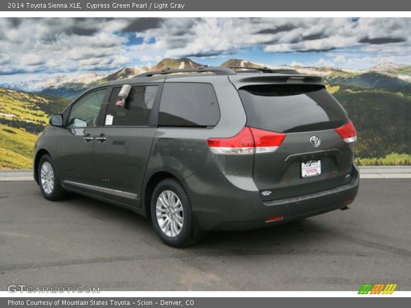 Cypress Green Pearl / Light Gray 2014 Toyota Sienna XLE