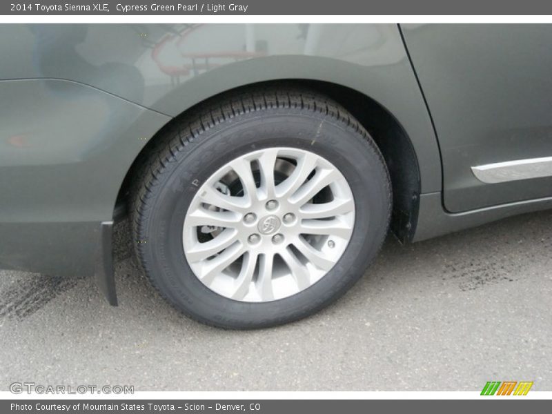 Cypress Green Pearl / Light Gray 2014 Toyota Sienna XLE